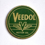 VEEDOL motor oil