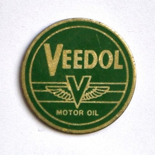 VEEDOL motor oil